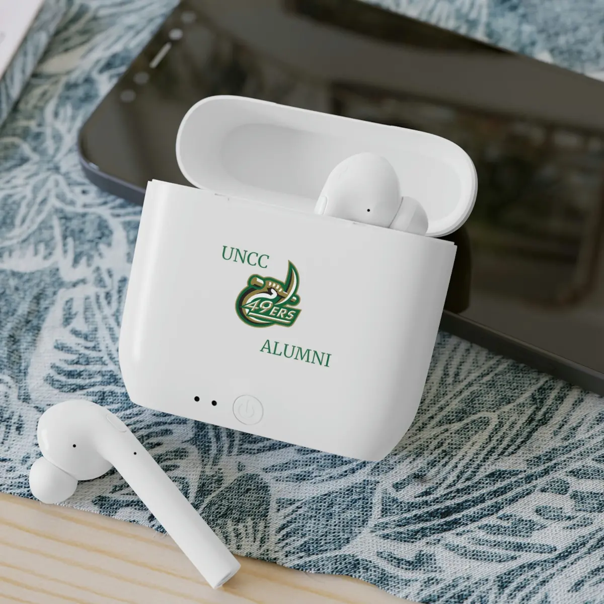 Uncc Alumni Essos Wireless Earbuds 1