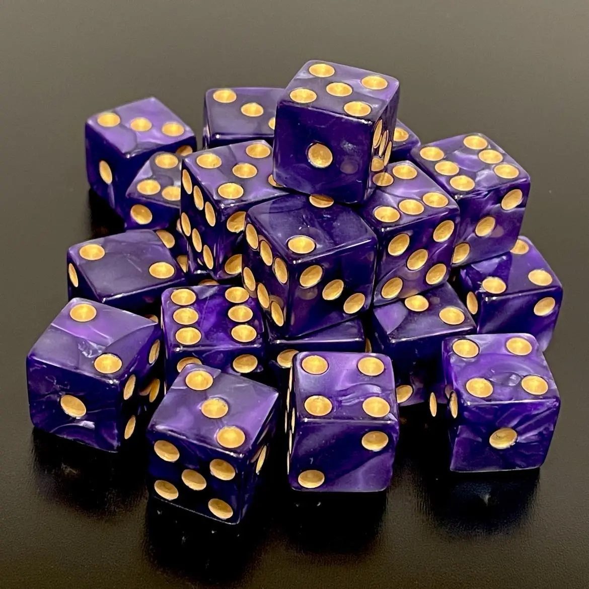 16Mm Dice Square Pearl Purple 1