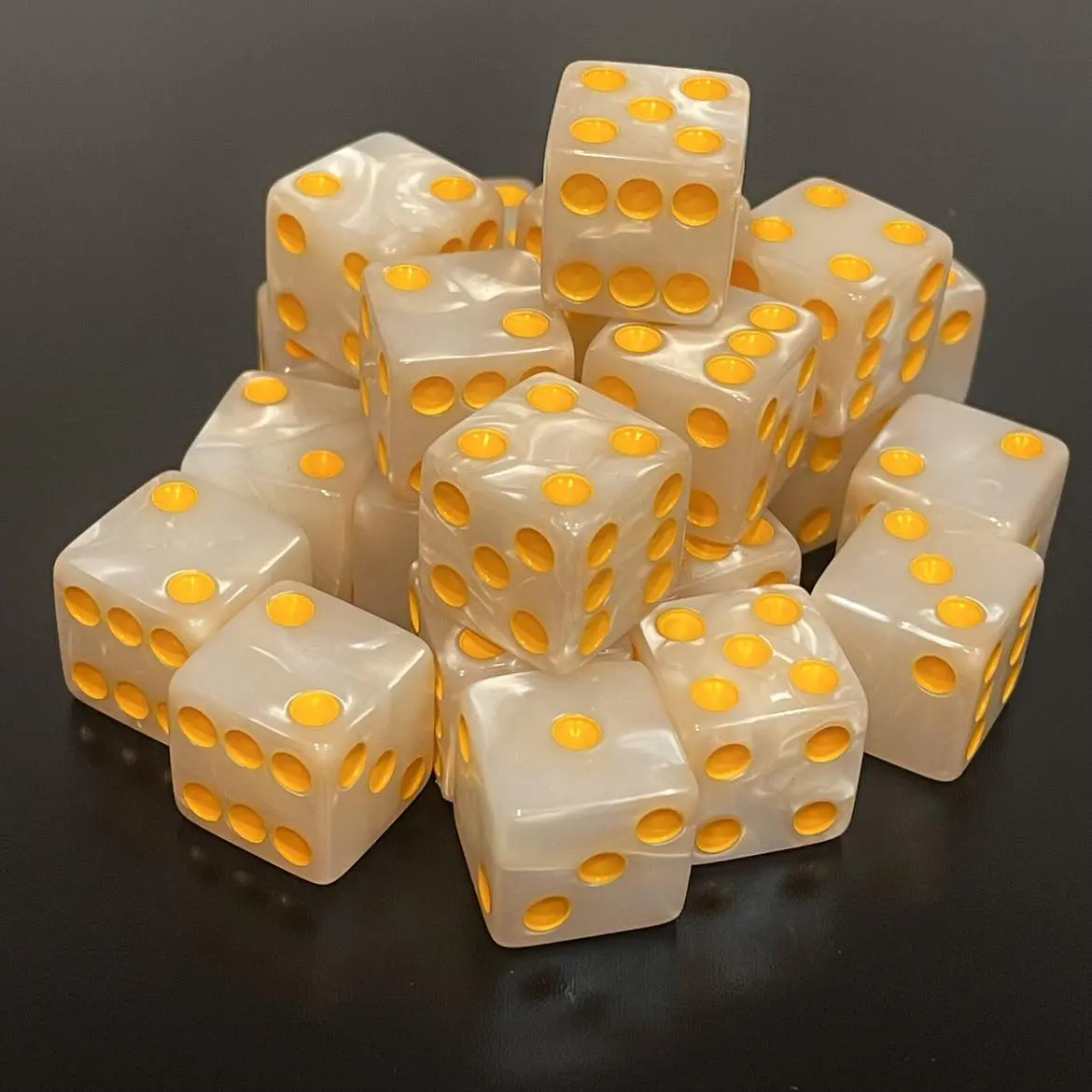 16Mm Dice Square Pearl White (Yellow Pips) 1